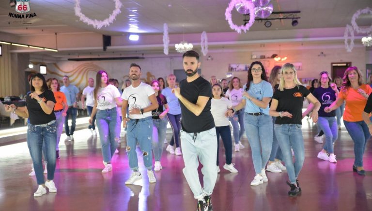 La danse de groupe est bonne pour tous les âges et prolonge la vie