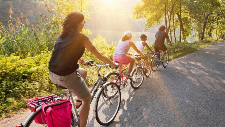 Le tour à vélo en faveur de la recherche contre le cancer commence