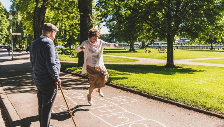 Plus de 70 ans : les médecins des centres pour seniors parlent de prévention