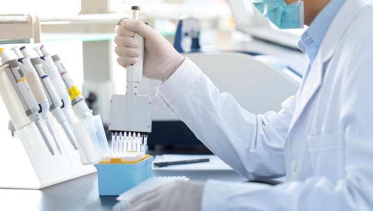 Premier médicament oral contre la leucémie myéloïde aiguë, fruit de 50 ans de recherche