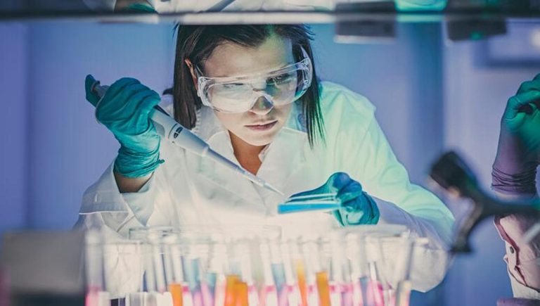 Mélanome : le virus de l&rsquo;herpès modifié agit dans un tiers des cas « difficiles »