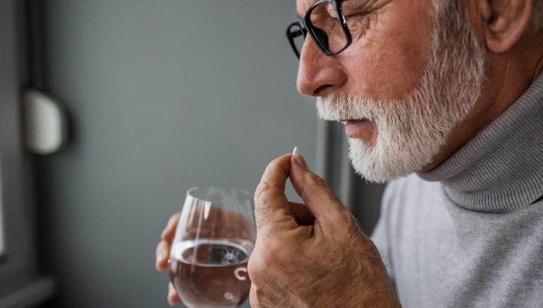Cancer colorectal : l&rsquo;aspirine réduit le risque de récidive chez les porteurs d&rsquo;une mutation