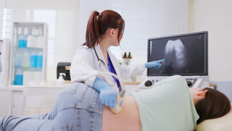 Journée mondiale du cancer, Siuro: « En Italie, plus de 10 000 femmes touchées par des tumeurs de la vessie et des reins »
