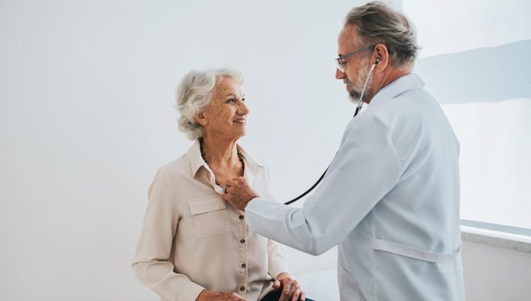 Le cancer du sein, dont les maladies cardiovasculaires sont plus à risque?