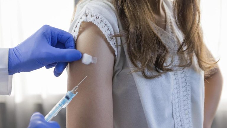 Vaccins et dépistage, feu arrière italien pour l&rsquo;investissement