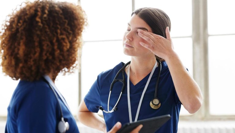 Tumeurs et risque d’épuisement professionnel. C&rsquo;est pourquoi il est important de prendre soin de ceux dont vous vous occupez