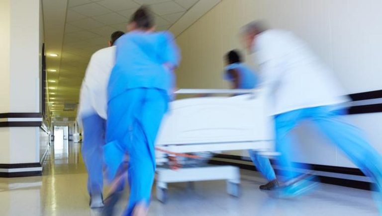 Des médecins urgentistes en tant que détectives découvrent des violences cachées contre les femmes