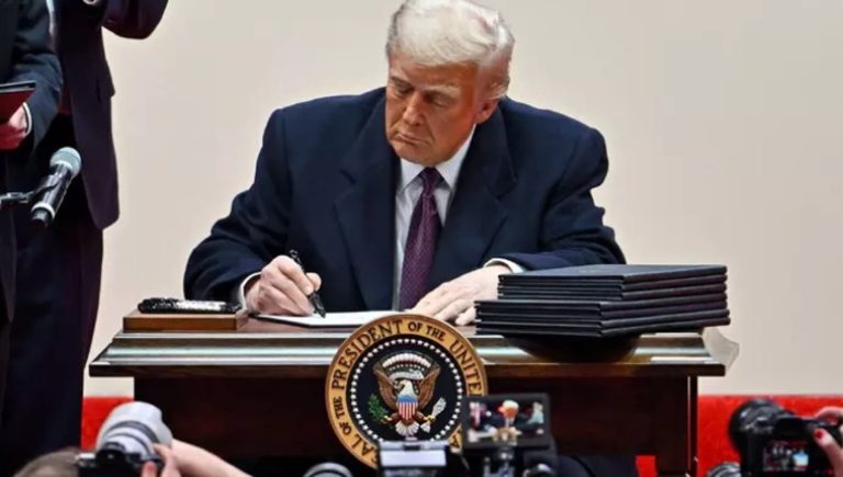 Les coupes budgétaires de Trump ralentissent la course au vaccin contre le cancer