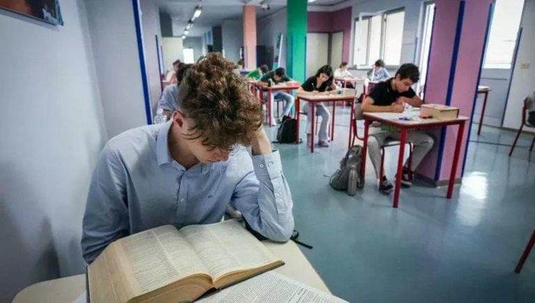 La veille des examens, l&rsquo;examen final n&rsquo;est pas seulement un examen mais un adieu à l&rsquo;école