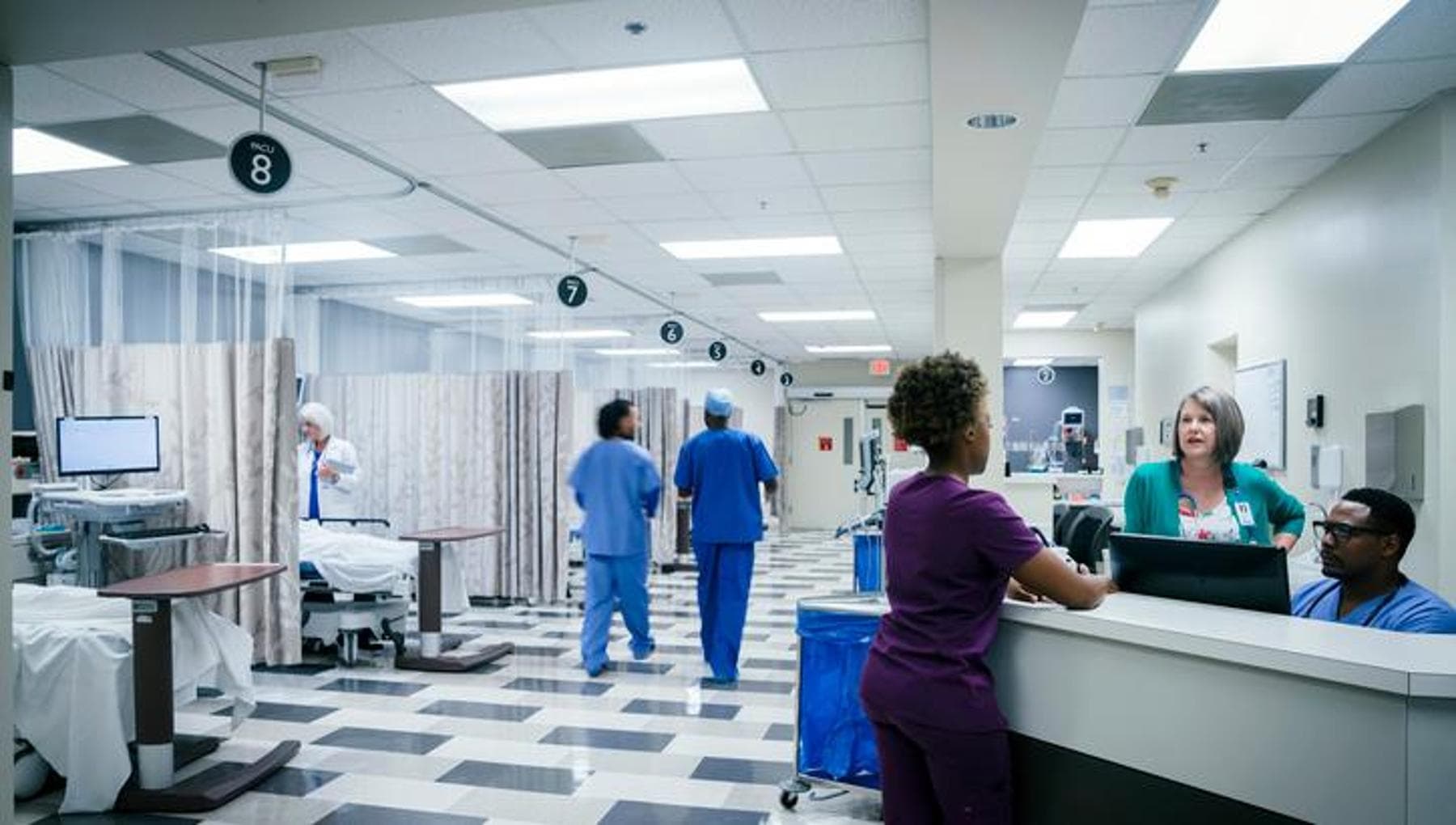 Tumeurs, le fardeau sur le NHS s'alourdit : une hospitalisation sur 10 et plus de 6,5 milliards de dépenses