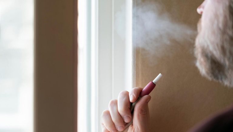 Fumer, désormais une loi pour augmenter les prix et réduire le nombre de fumeurs