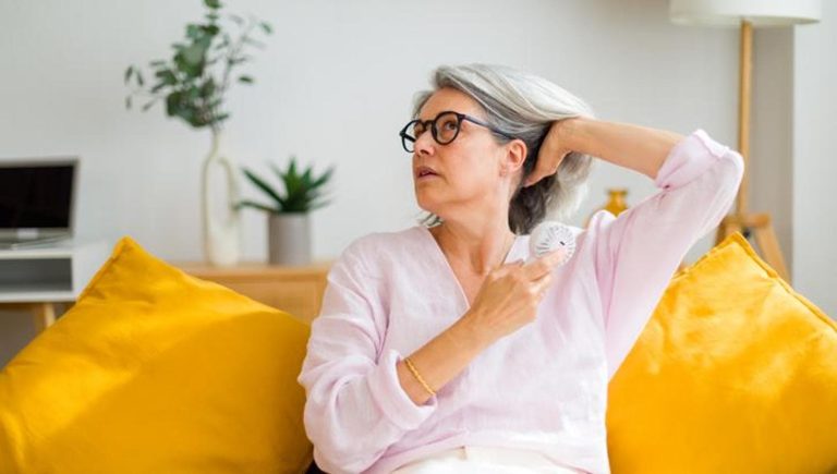 Cancer du sein, les bouffées de chaleur ne sont pas un trouble mineur : elles touchent plus de 7 femmes sur 10


