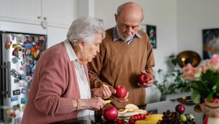 Personnes âgées : une alimentation saine réduit le risque de dépression


