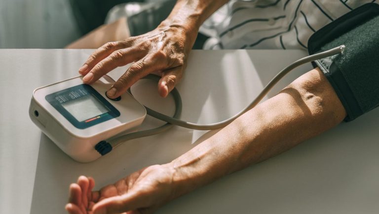 Pression, quelle est la bonne position du bras pour avoir des données précises


